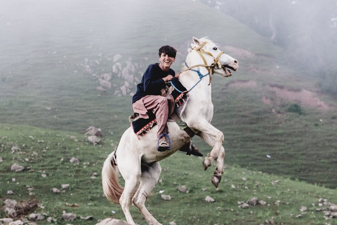 actor horseback riding